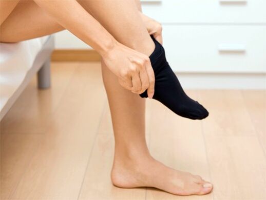 Cleaning socks for foot skin fungus